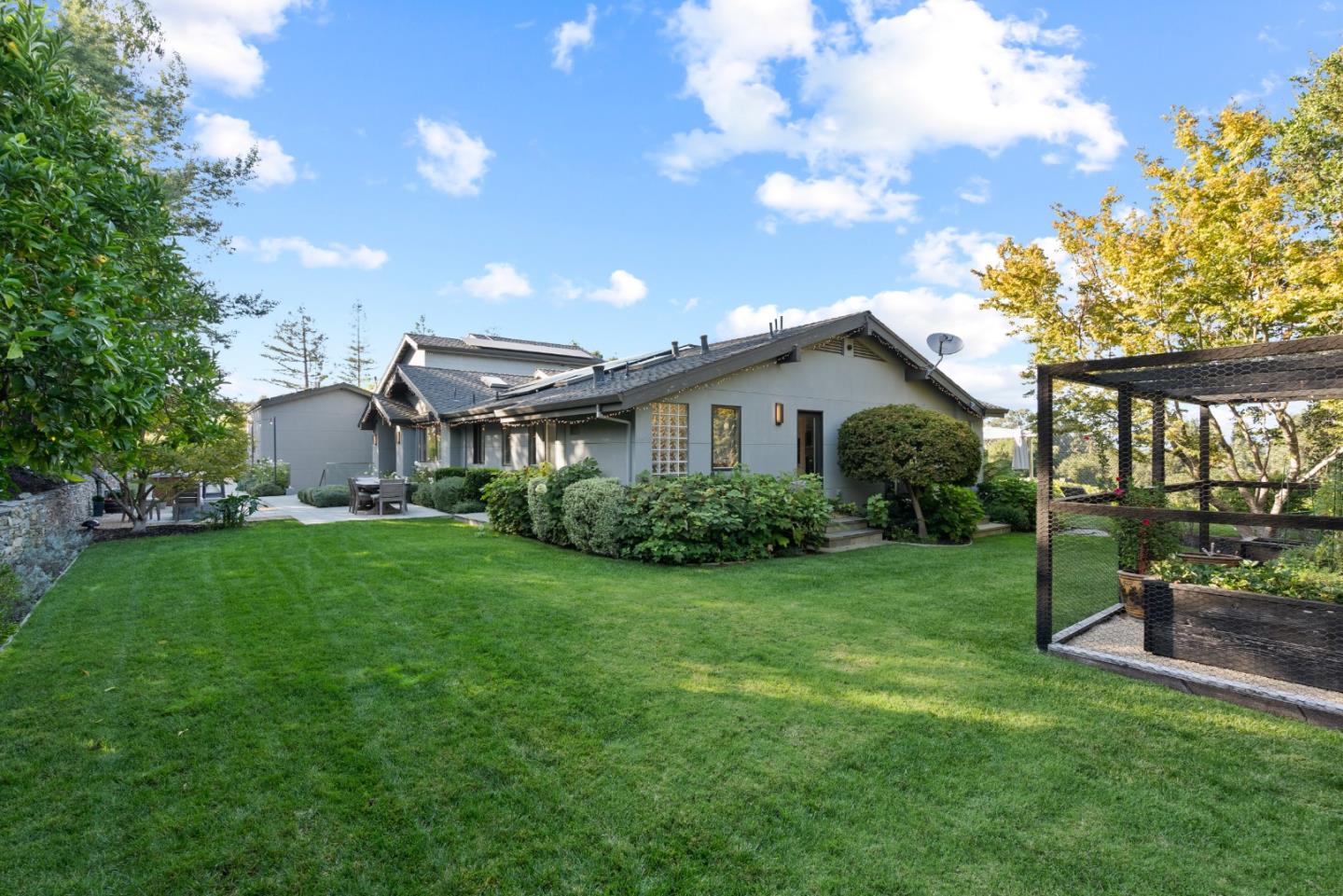 Detail Gallery Image 44 of 51 For 26960 Orchard Hill Ln, Los Altos Hills,  CA 94022 - 7 Beds | 7/1 Baths