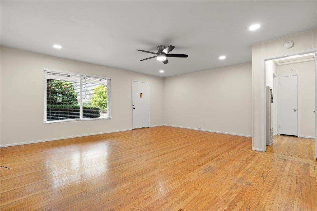 Detail Gallery Image 6 of 16 For 220 Loreto St, Mountain View,  CA 94041 - – Beds | – Baths