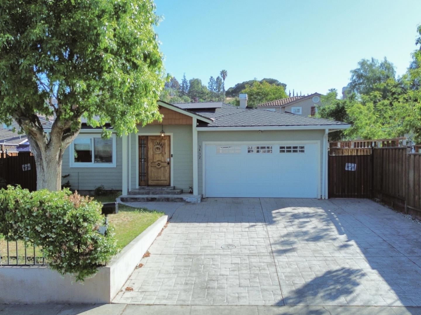 Detail Gallery Image 2 of 33 For 3432 Dominick Ct, San Jose,  CA 95127 - 4 Beds | 2 Baths