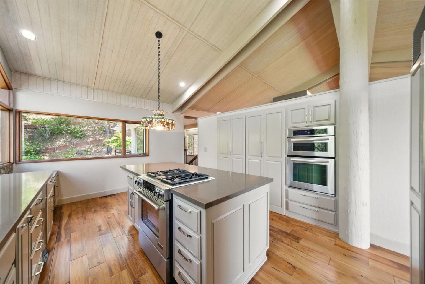 Detail Gallery Image 9 of 55 For 16190 Maya Way, Los Gatos,  CA 95030 - 4 Beds | 2/1 Baths