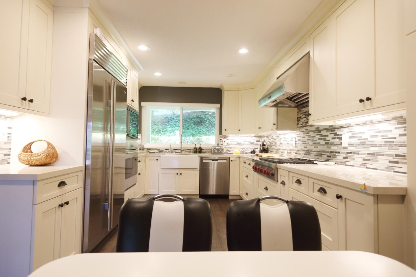Detail Gallery Image 5 of 7 For 14673 Fieldstone Dr, Saratoga,  CA 95070 - 4 Beds | 2/1 Baths