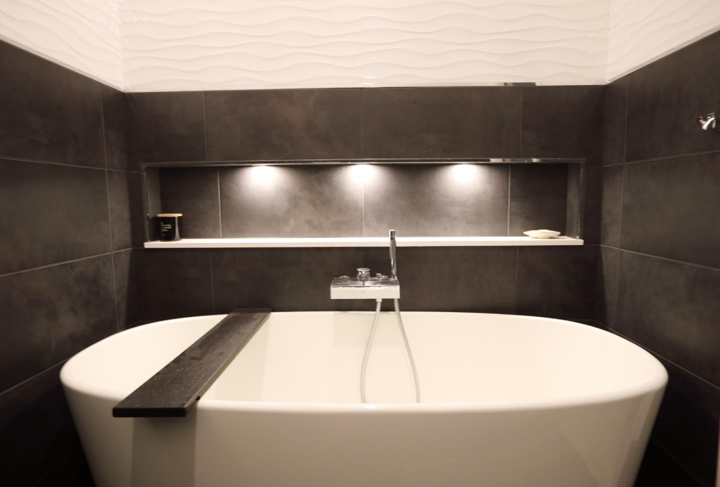 Detail Gallery Image 6 of 7 For 14673 Fieldstone Dr, Saratoga,  CA 95070 - 4 Beds | 2/1 Baths
