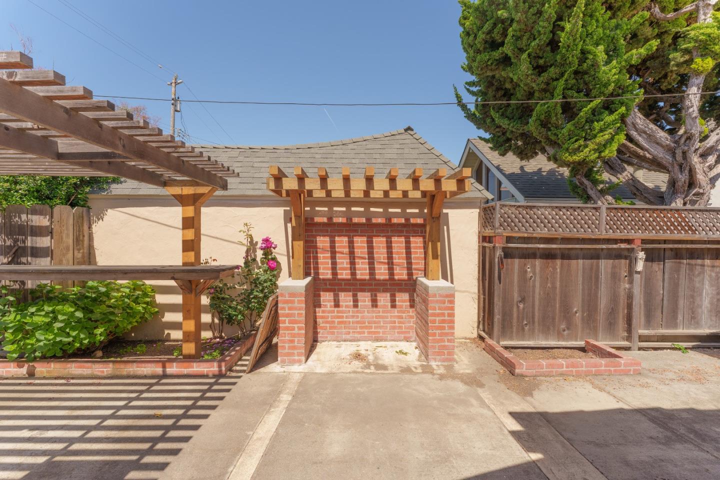 Detail Gallery Image 20 of 22 For 13 Orange Dr, Salinas,  CA 93901 - 3 Beds | 2 Baths