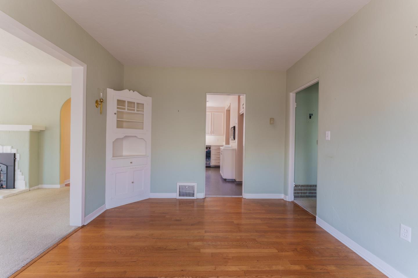 Detail Gallery Image 9 of 22 For 13 Orange Dr, Salinas,  CA 93901 - 3 Beds | 2 Baths