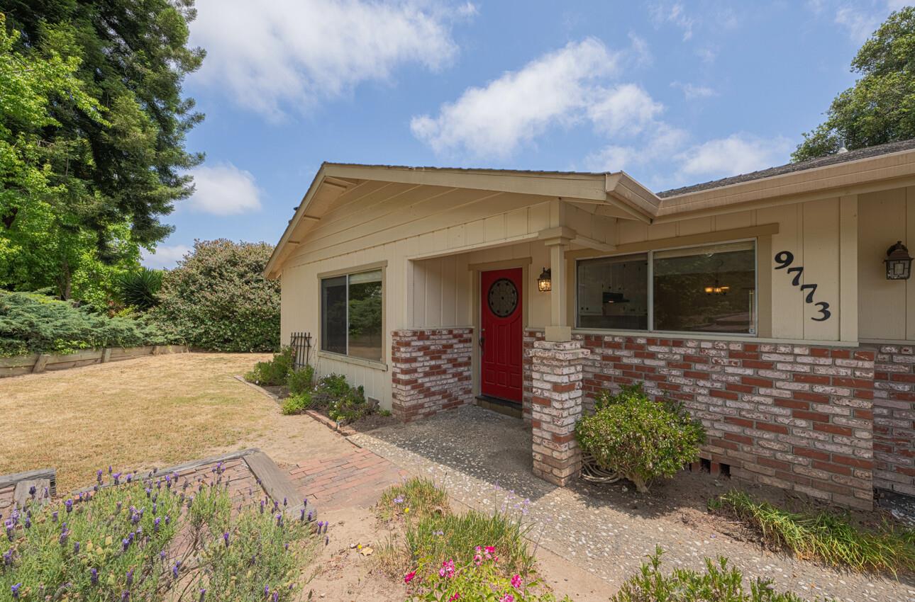 Detail Gallery Image 4 of 41 For 9773 Borromeo Dr, Salinas,  CA 93907 - 3 Beds | 2 Baths