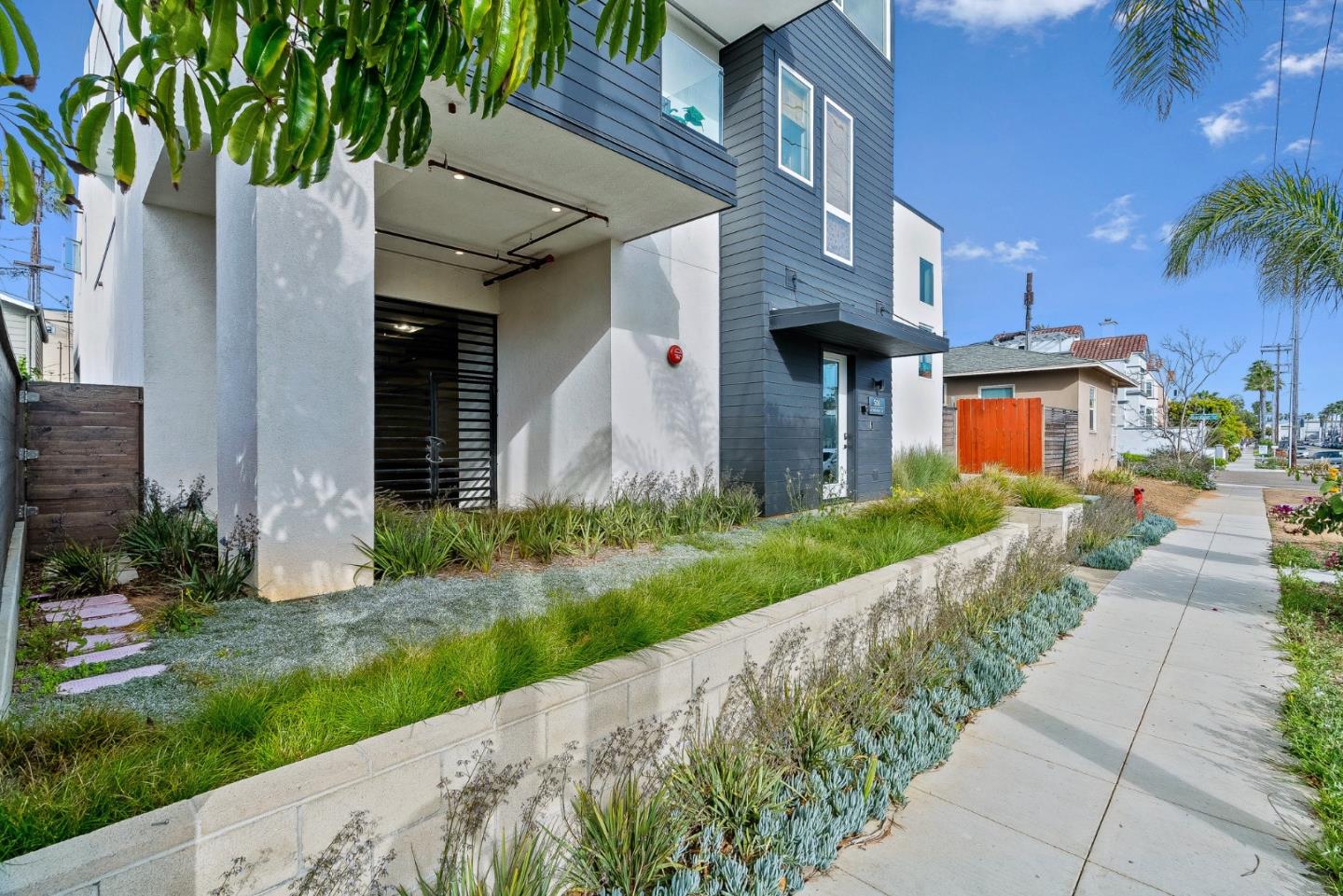 Detail Gallery Image 10 of 56 For 508 N Tremont St #B,  Oceanside,  CA 92054 - 3 Beds | 3/1 Baths