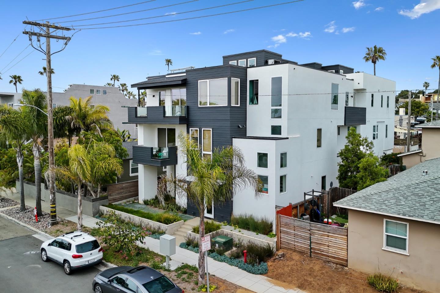 Detail Gallery Image 11 of 56 For 508 N Tremont St #B,  Oceanside,  CA 92054 - 3 Beds | 3/1 Baths
