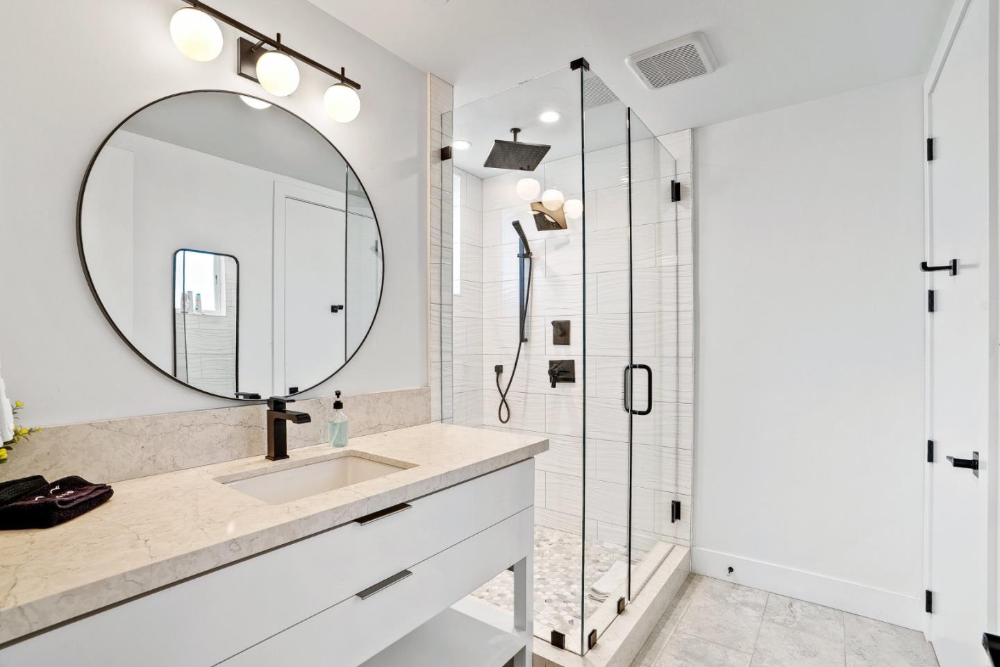 Detail Gallery Image 24 of 56 For 508 N Tremont St #B,  Oceanside,  CA 92054 - 3 Beds | 3/1 Baths