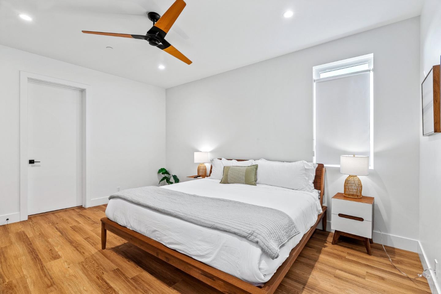 Detail Gallery Image 27 of 56 For 508 N Tremont St #B,  Oceanside,  CA 92054 - 3 Beds | 3/1 Baths
