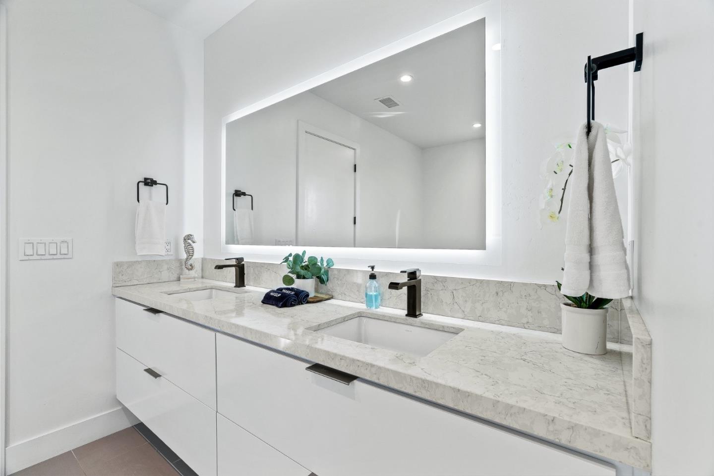 Detail Gallery Image 29 of 56 For 508 N Tremont St #B,  Oceanside,  CA 92054 - 3 Beds | 3/1 Baths