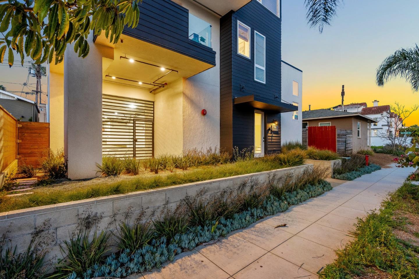Detail Gallery Image 4 of 56 For 508 N Tremont St #B,  Oceanside,  CA 92054 - 3 Beds | 3/1 Baths