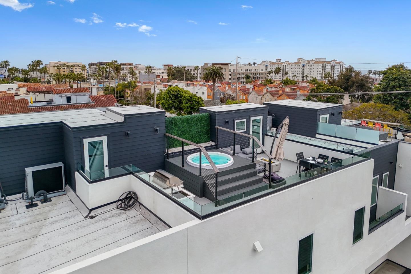 Detail Gallery Image 44 of 56 For 508 N Tremont St #B,  Oceanside,  CA 92054 - 3 Beds | 3/1 Baths