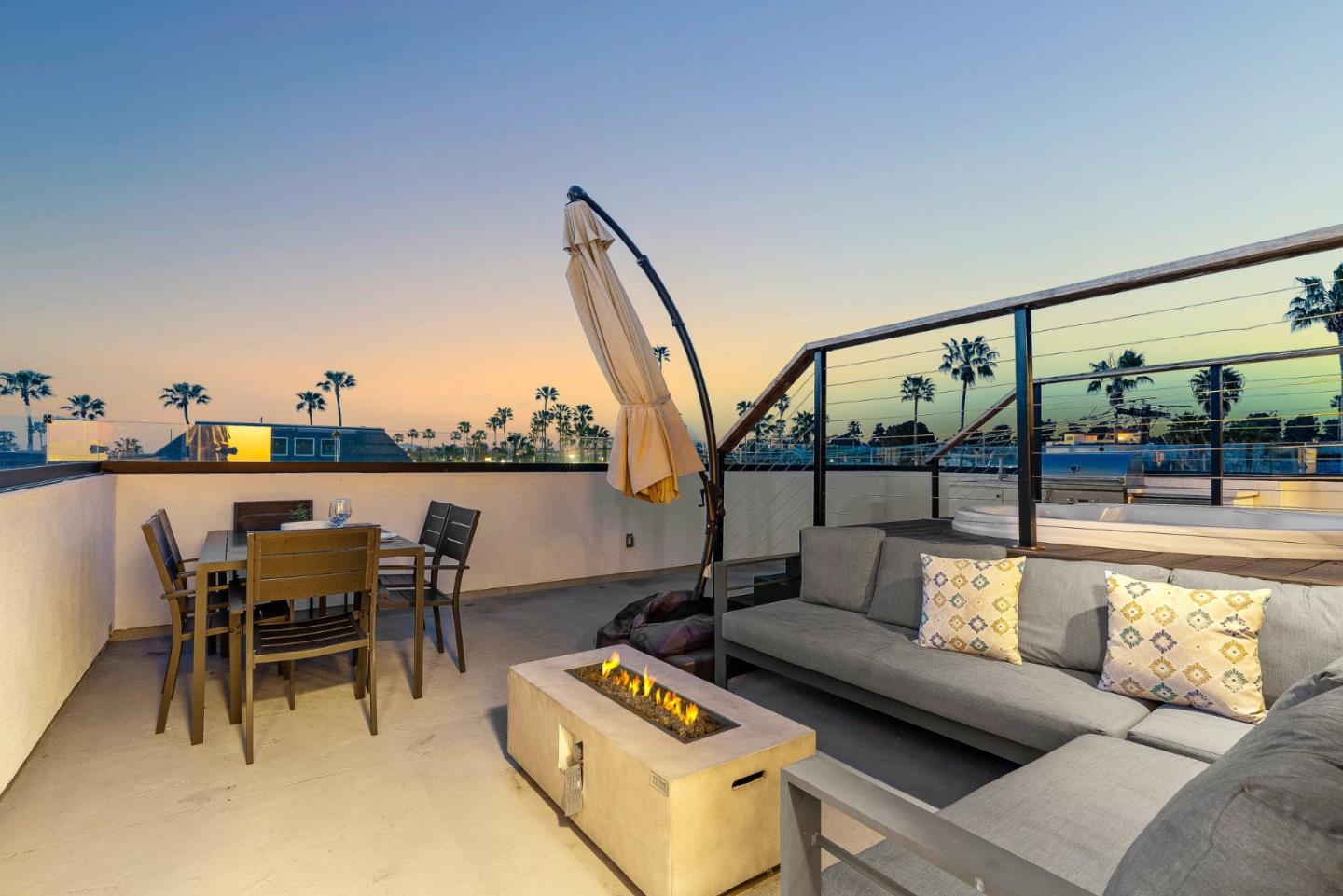 Detail Gallery Image 6 of 56 For 508 N Tremont St #B,  Oceanside,  CA 92054 - 3 Beds | 3/1 Baths