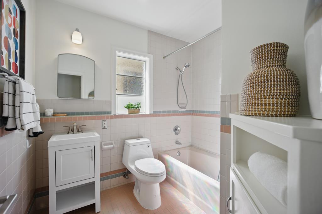 Detail Gallery Image 17 of 24 For 212 Lee St, Oakland,  CA 94610 - 1 Beds | 1 Baths