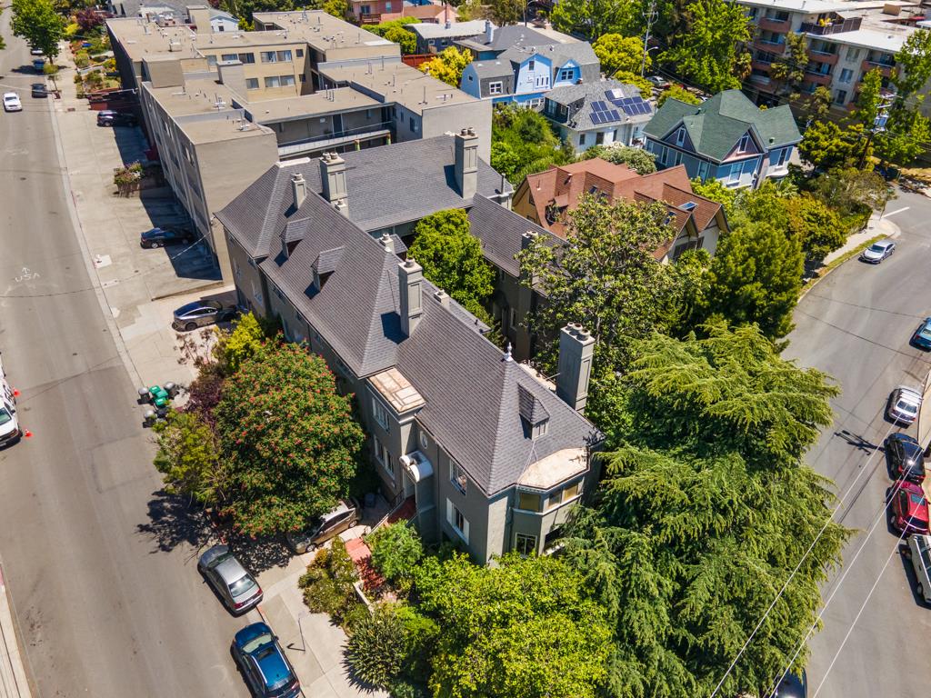 Detail Gallery Image 2 of 24 For 212 Lee St, Oakland,  CA 94610 - 1 Beds | 1 Baths