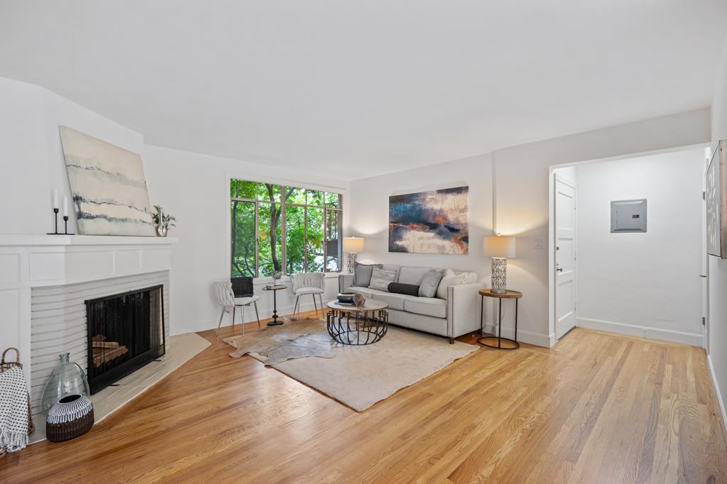 Detail Gallery Image 5 of 24 For 212 Lee St, Oakland,  CA 94610 - 1 Beds | 1 Baths