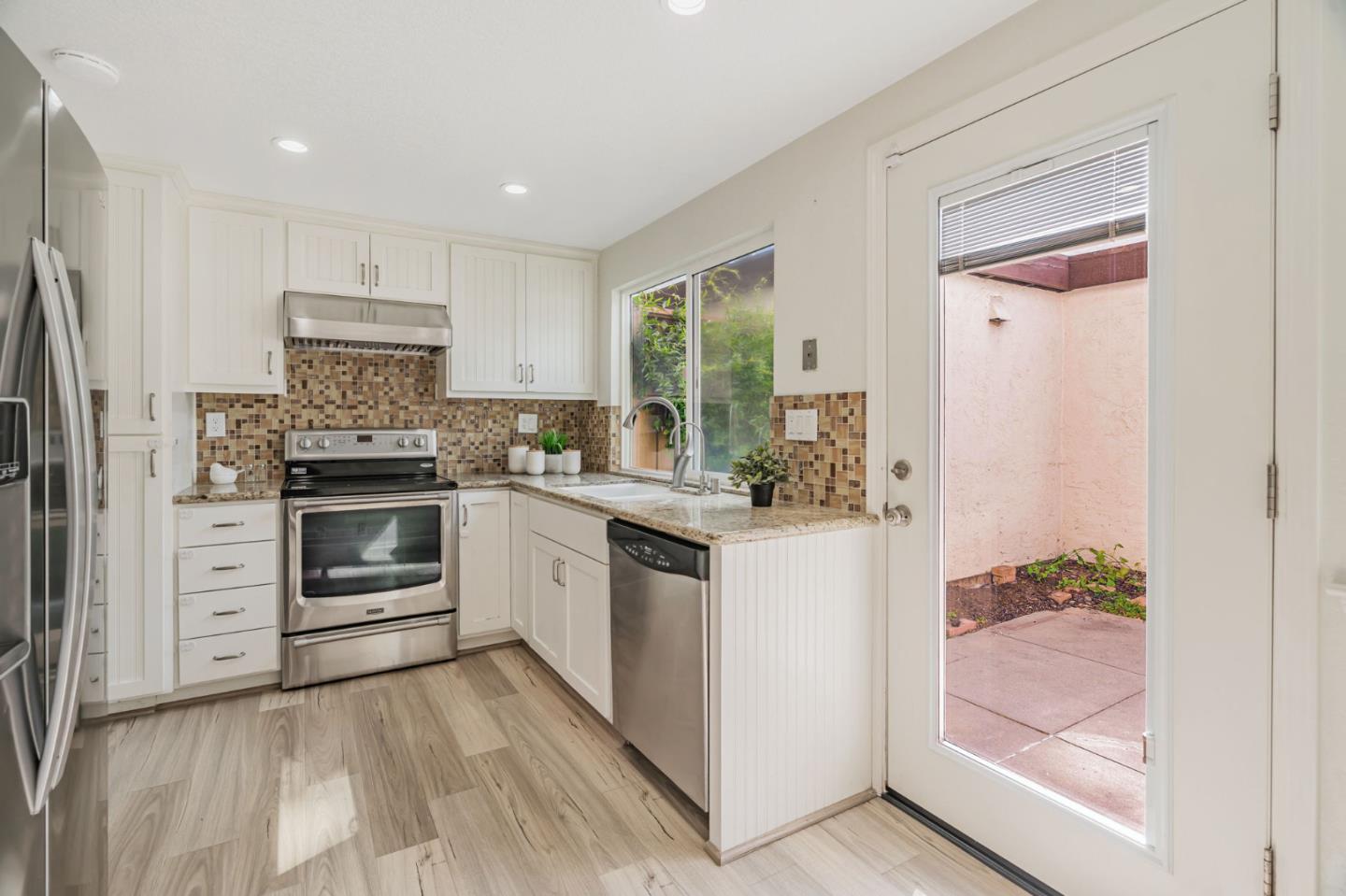 Detail Gallery Image 9 of 43 For 7145 Rouse Ct, San Jose,  CA 95139 - 3 Beds | 2/1 Baths