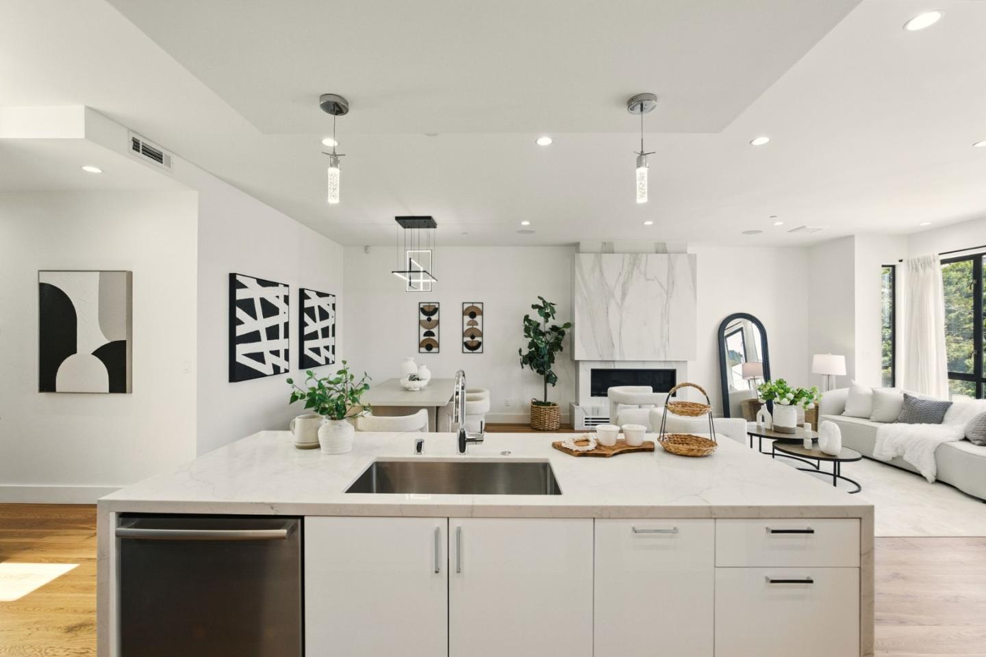 Detail Gallery Image 10 of 60 For 2175 Quesada Ave, San Francisco,  CA 94124 - 5 Beds | 3 Baths