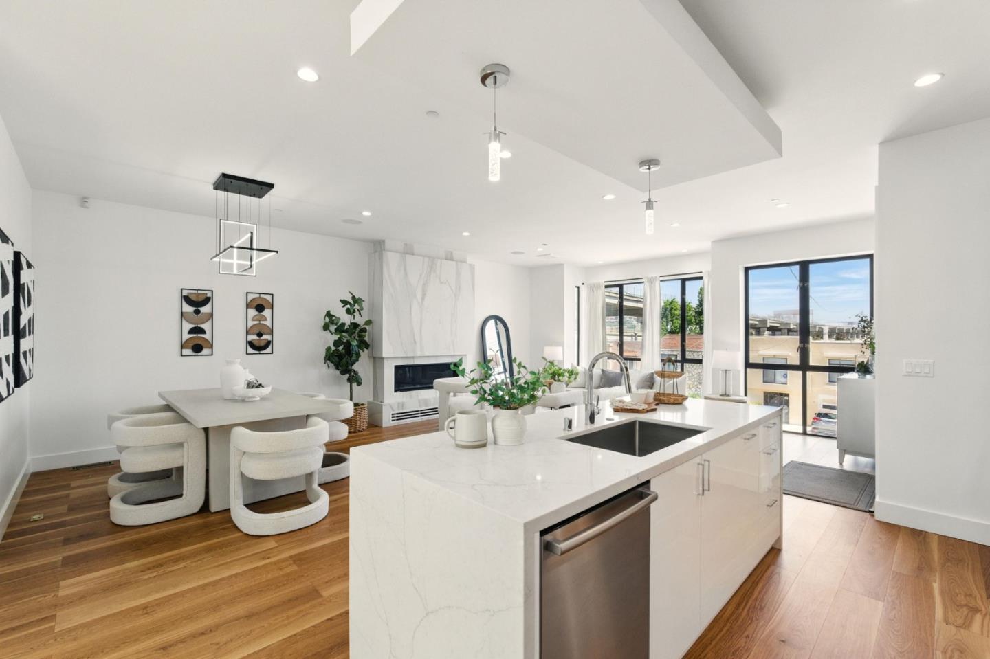 Detail Gallery Image 11 of 60 For 2175 Quesada Ave, San Francisco,  CA 94124 - 5 Beds | 3 Baths