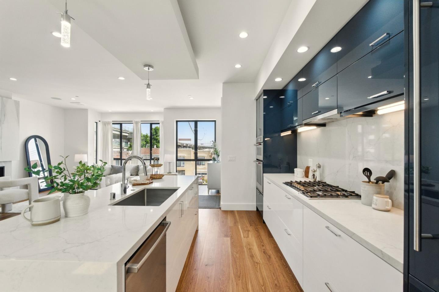 Detail Gallery Image 12 of 60 For 2175 Quesada Ave, San Francisco,  CA 94124 - 5 Beds | 3 Baths