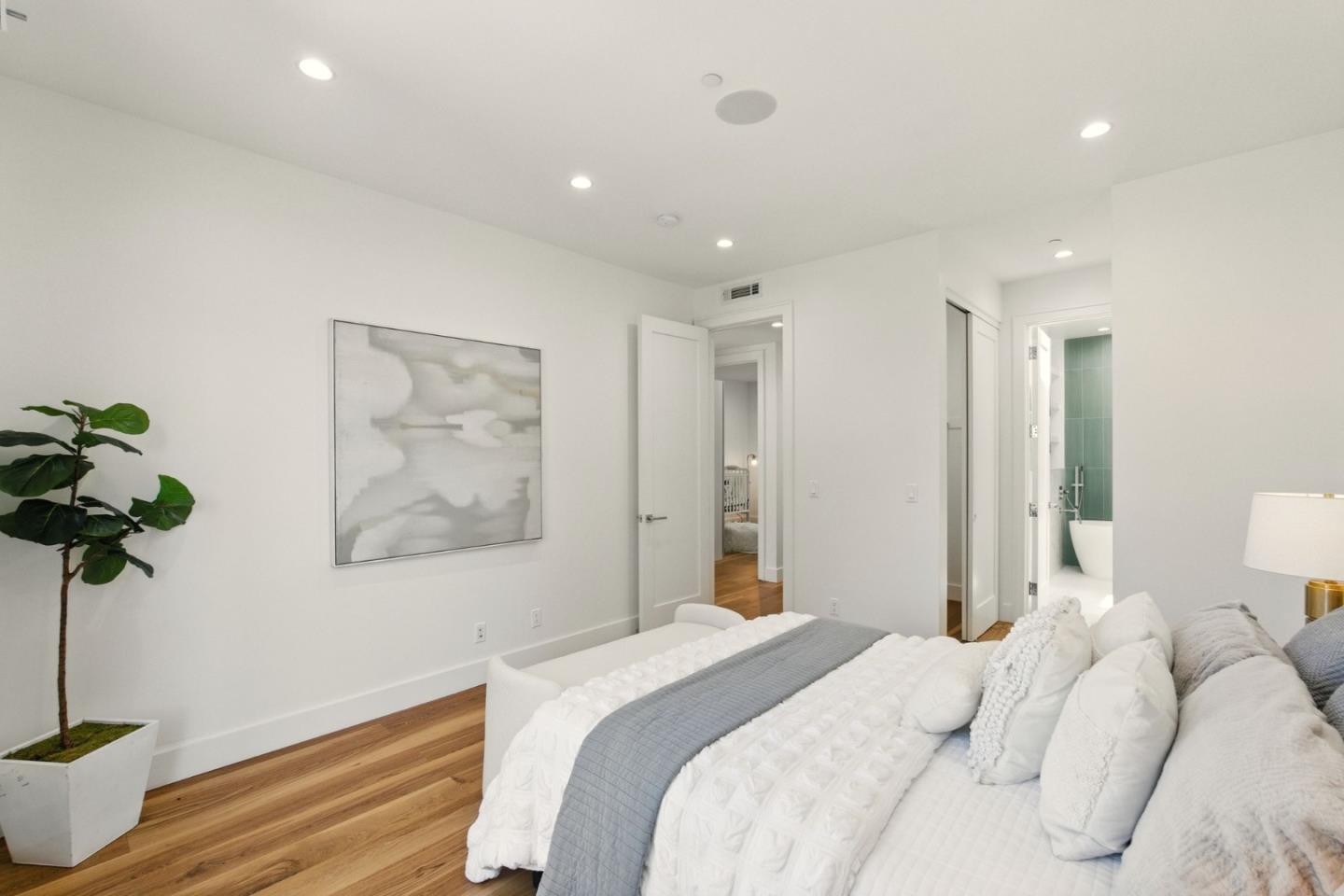 Detail Gallery Image 25 of 60 For 2175 Quesada Ave, San Francisco,  CA 94124 - 5 Beds | 3 Baths