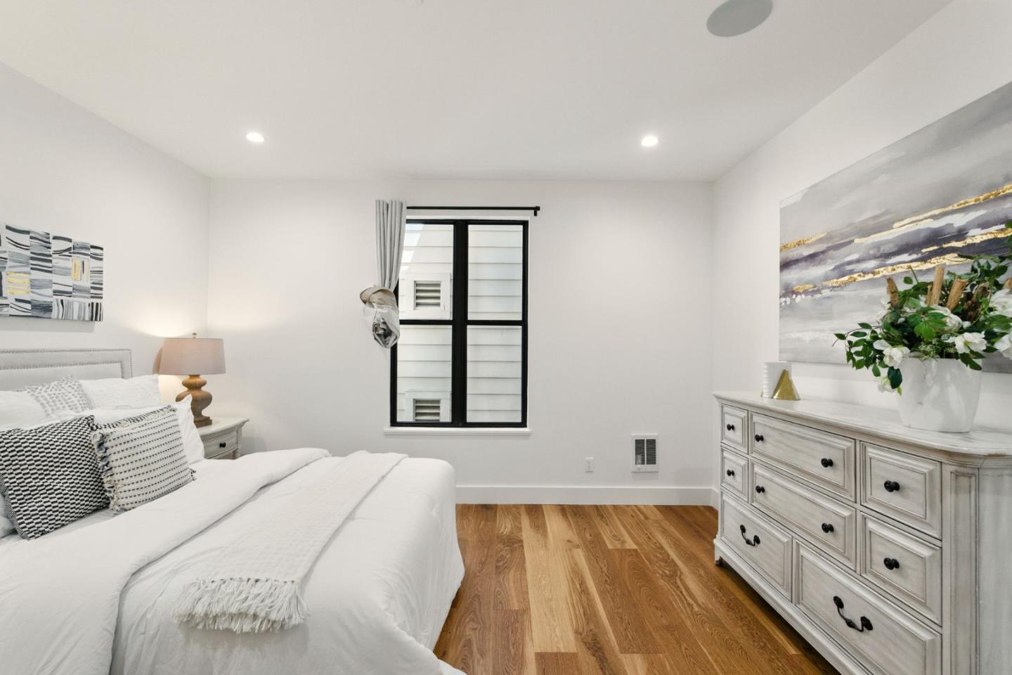 Detail Gallery Image 39 of 60 For 2175 Quesada Ave, San Francisco,  CA 94124 - 5 Beds | 3 Baths