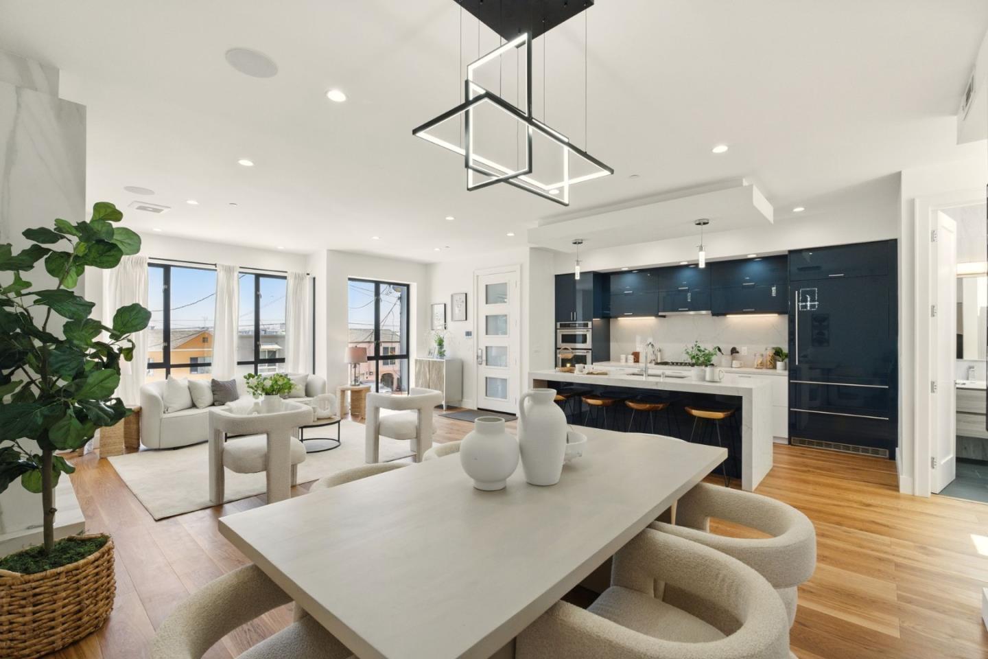 Detail Gallery Image 6 of 60 For 2175 Quesada Ave, San Francisco,  CA 94124 - 5 Beds | 3 Baths