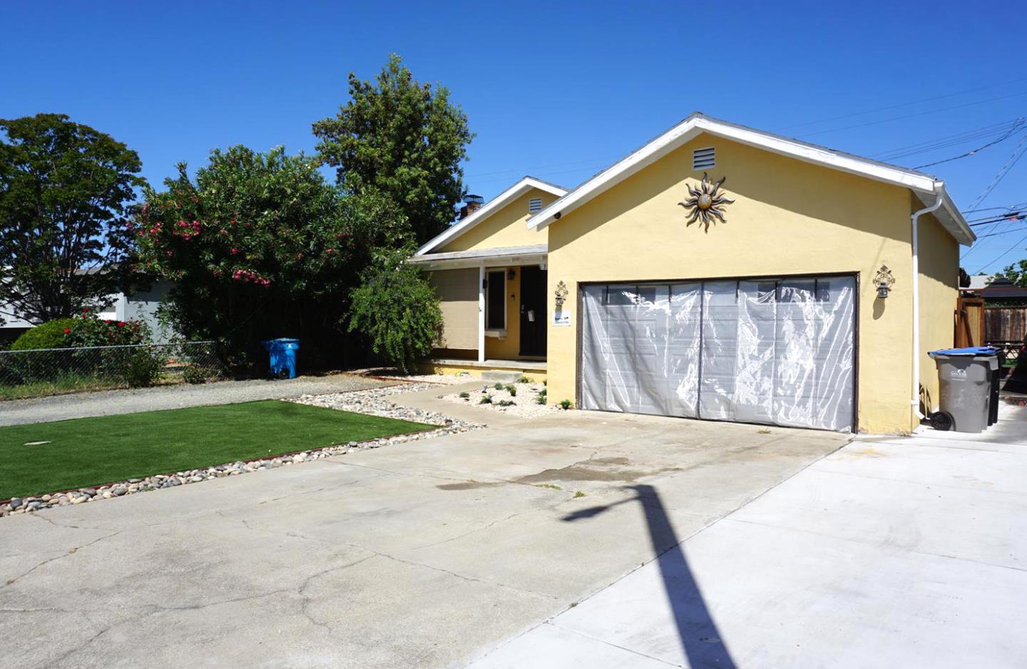 Detail Gallery Image 2 of 32 For 3327 Golf Dr, San Jose,  CA 95127 - 3 Beds | 2 Baths