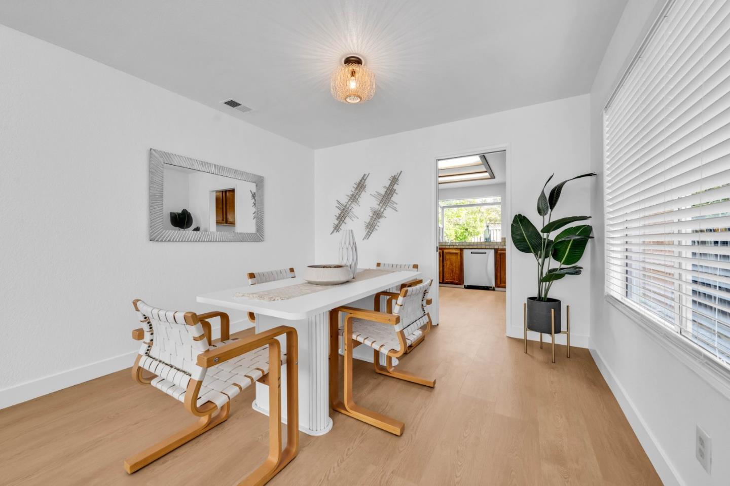 Detail Gallery Image 4 of 25 For 2424 Britt Way, San Jose,  CA 95148 - 3 Beds | 2 Baths
