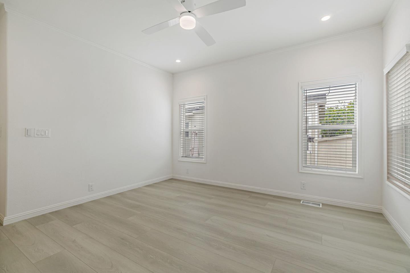 Detail Gallery Image 23 of 36 For 555 Umbarger Rd #131,  San Jose,  CA 95111 - 3 Beds | 3 Baths