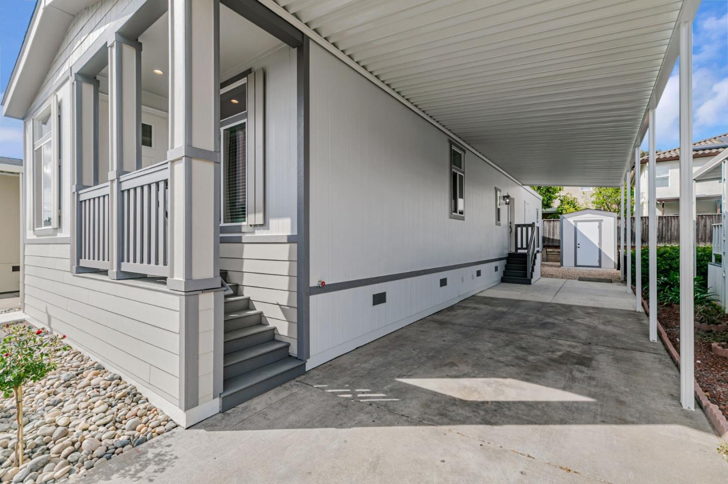 Detail Gallery Image 4 of 36 For 555 Umbarger Rd #131,  San Jose,  CA 95111 - 3 Beds | 3 Baths