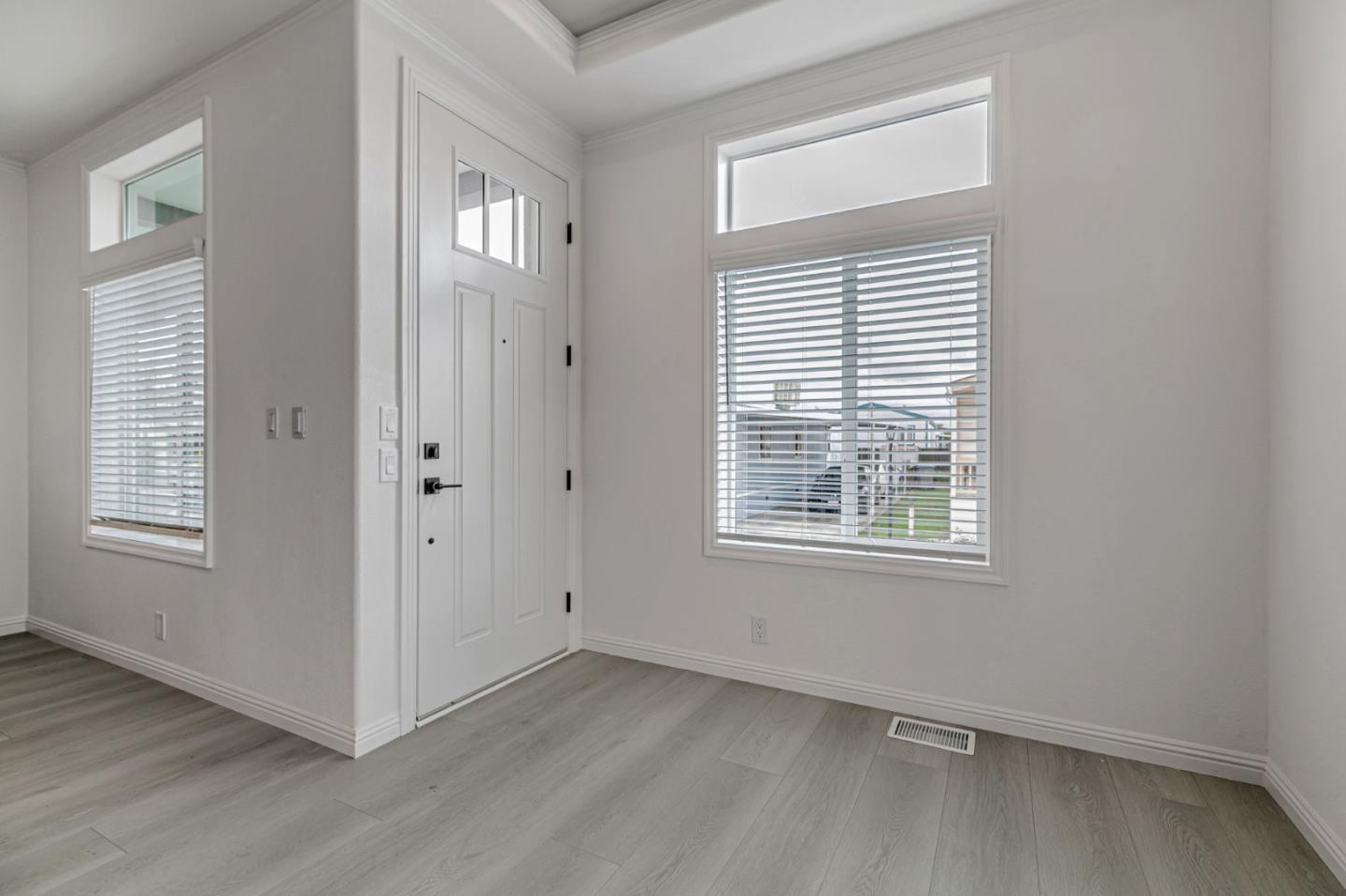 Detail Gallery Image 7 of 36 For 555 Umbarger Rd #131,  San Jose,  CA 95111 - 3 Beds | 3 Baths