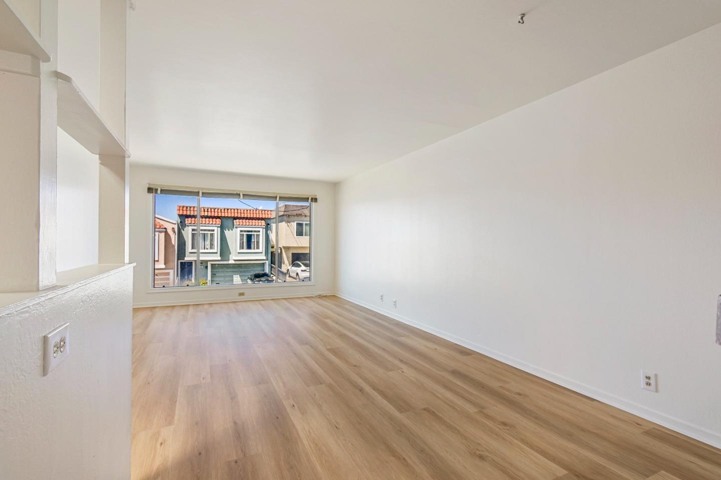 Detail Gallery Image 13 of 63 For 931 Hillside Blvd, Daly City,  CA 94014 - 4 Beds | 1/1 Baths