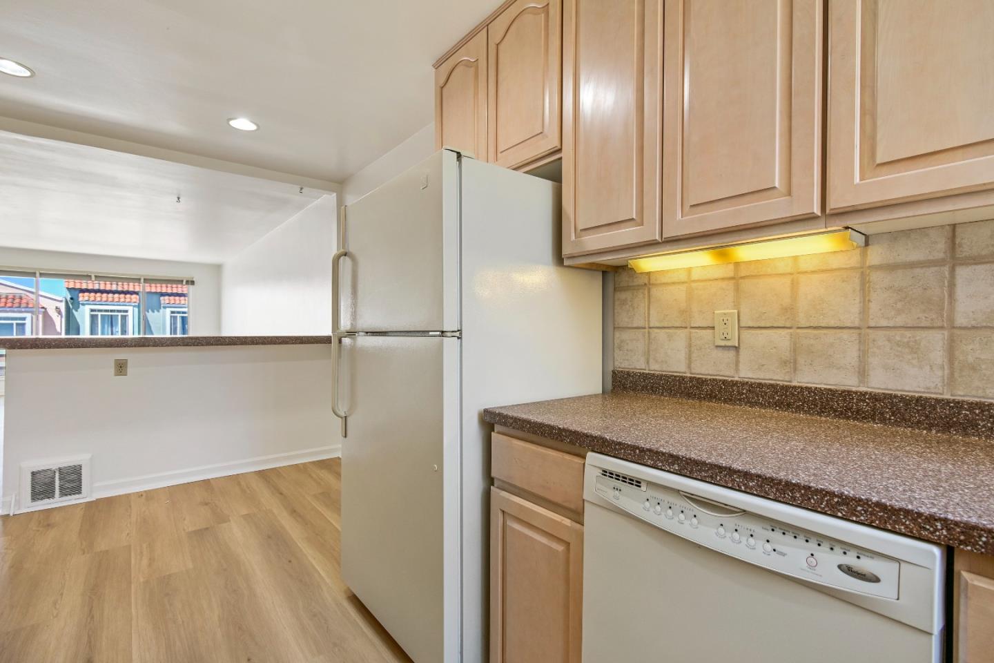 Detail Gallery Image 18 of 63 For 931 Hillside Blvd, Daly City,  CA 94014 - 4 Beds | 1/1 Baths