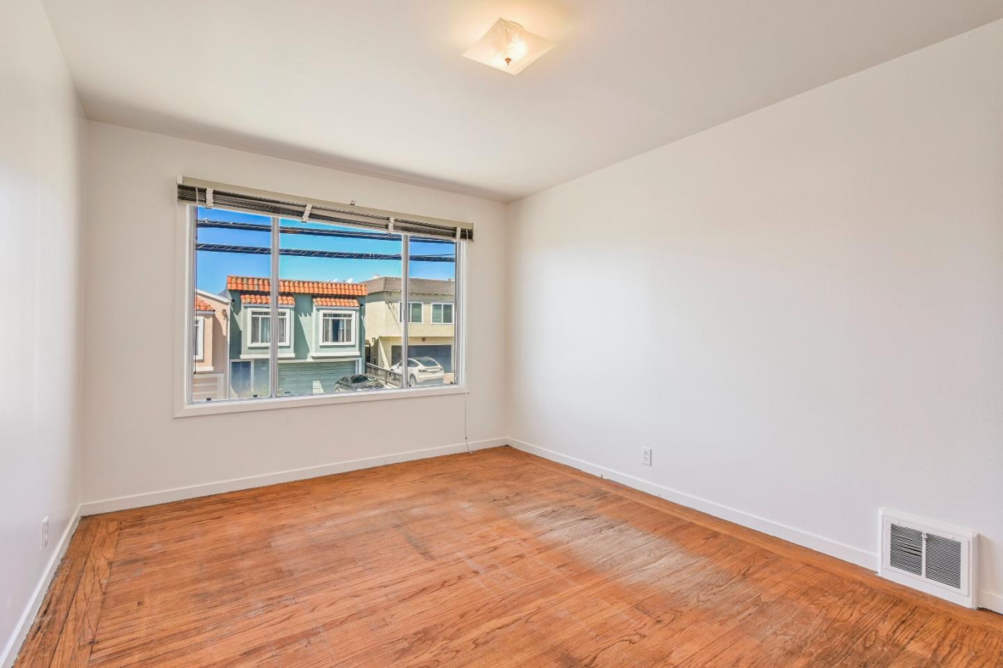 Detail Gallery Image 21 of 63 For 931 Hillside Blvd, Daly City,  CA 94014 - 4 Beds | 1/1 Baths