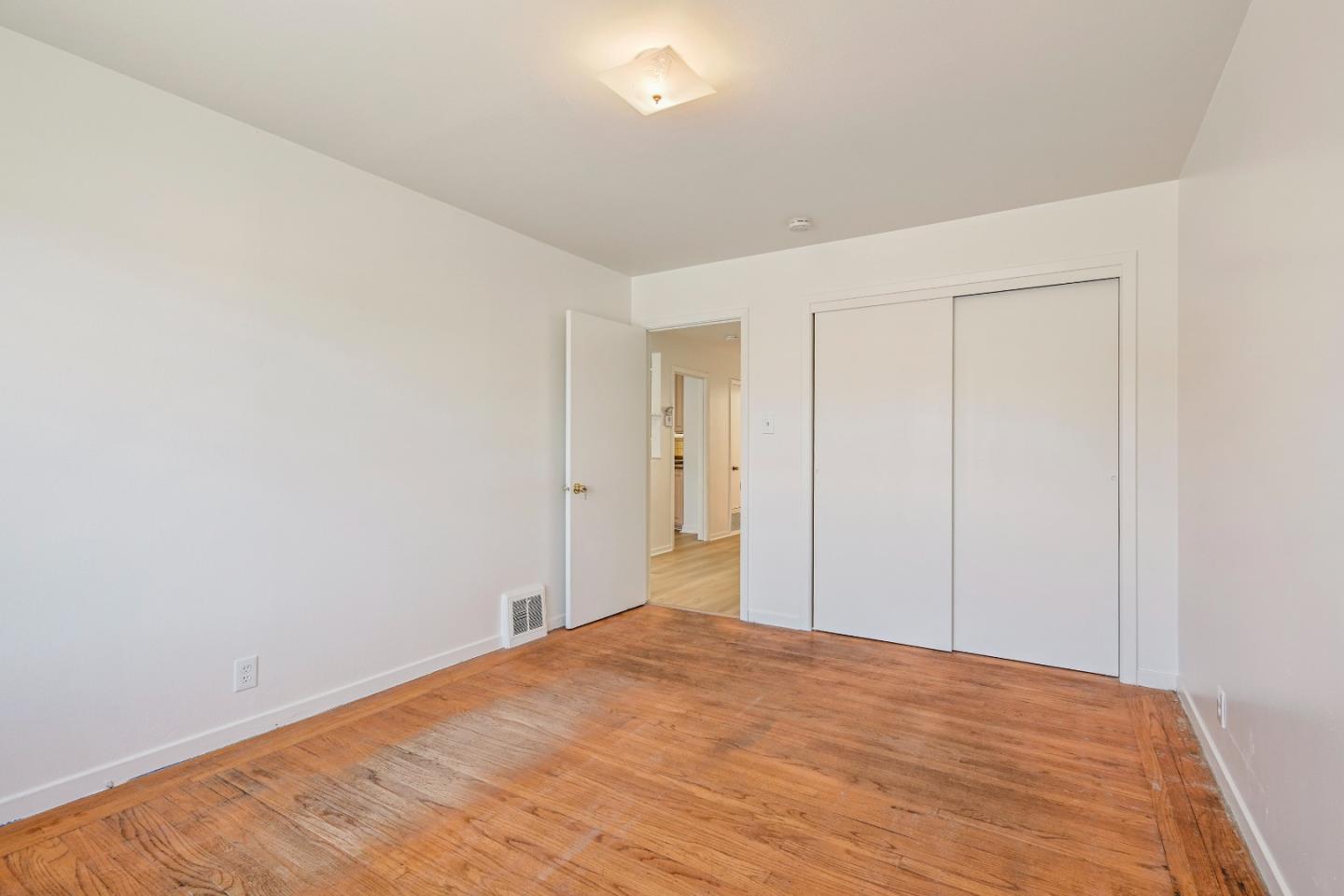 Detail Gallery Image 22 of 63 For 931 Hillside Blvd, Daly City,  CA 94014 - 4 Beds | 1/1 Baths