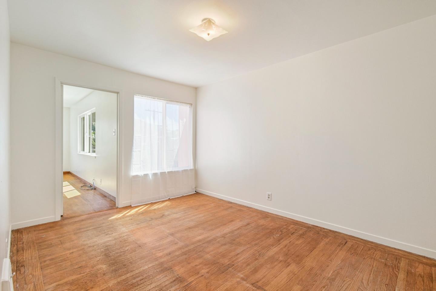 Detail Gallery Image 24 of 63 For 931 Hillside Blvd, Daly City,  CA 94014 - 4 Beds | 1/1 Baths