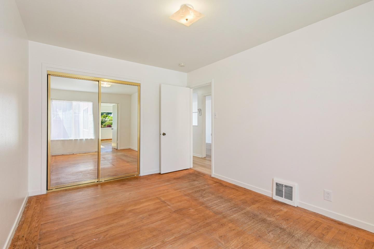 Detail Gallery Image 26 of 63 For 931 Hillside Blvd, Daly City,  CA 94014 - 4 Beds | 1/1 Baths