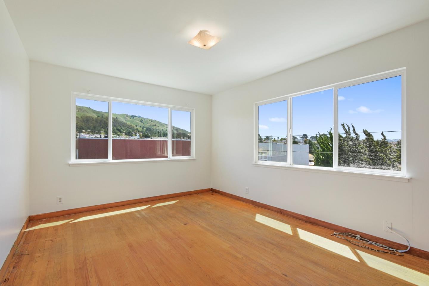 Detail Gallery Image 29 of 63 For 931 Hillside Blvd, Daly City,  CA 94014 - 4 Beds | 1/1 Baths