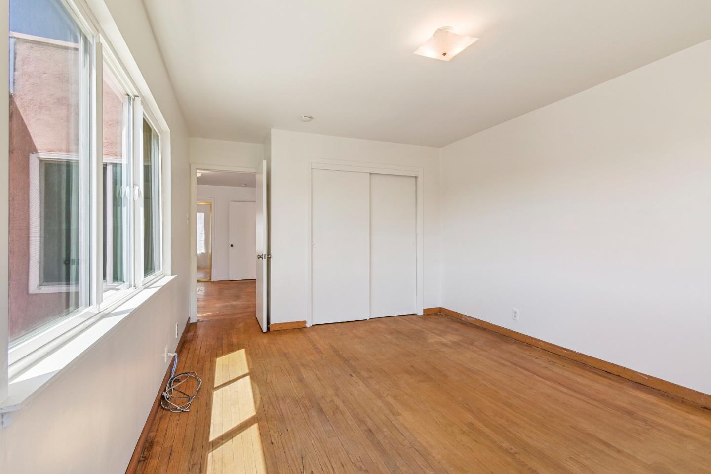 Detail Gallery Image 31 of 63 For 931 Hillside Blvd, Daly City,  CA 94014 - 4 Beds | 1/1 Baths