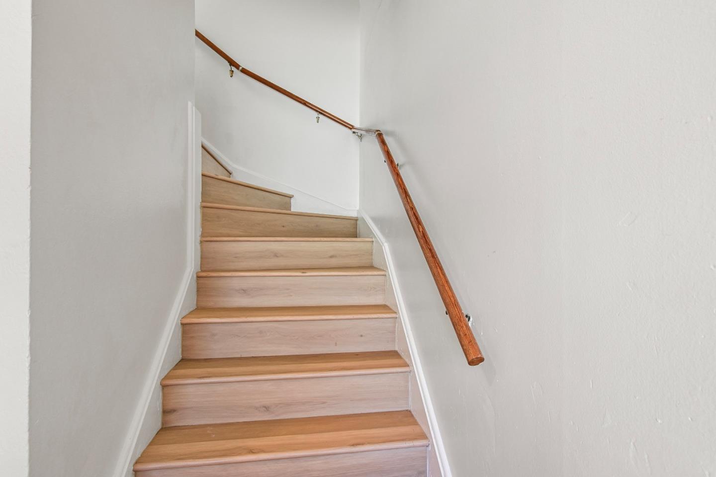 Detail Gallery Image 34 of 63 For 931 Hillside Blvd, Daly City,  CA 94014 - 4 Beds | 1/1 Baths