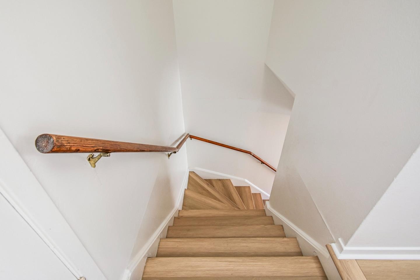 Detail Gallery Image 35 of 63 For 931 Hillside Blvd, Daly City,  CA 94014 - 4 Beds | 1/1 Baths