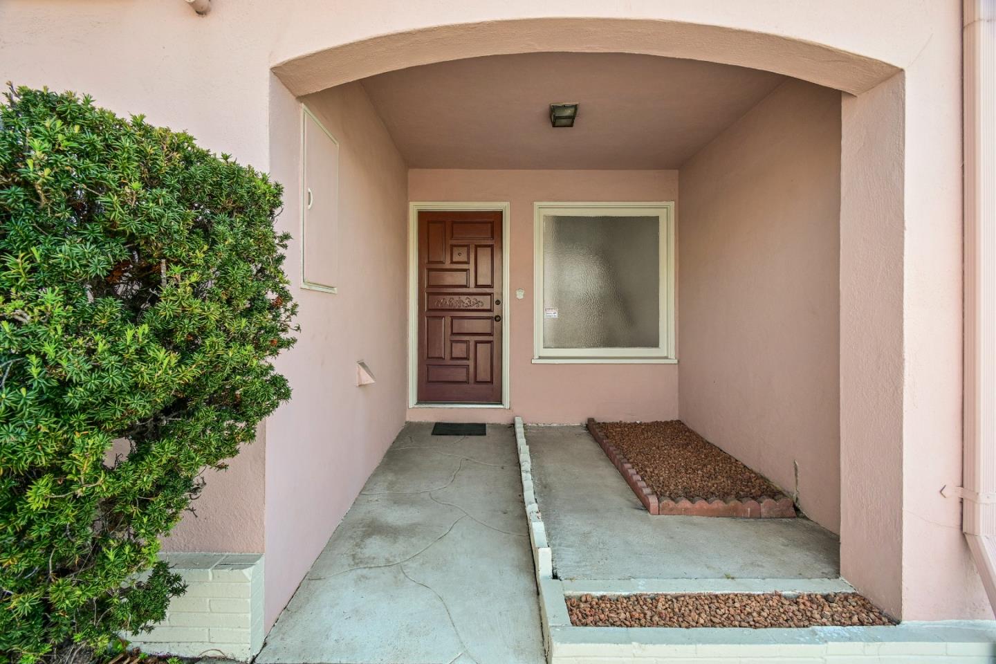 Detail Gallery Image 5 of 63 For 931 Hillside Blvd, Daly City,  CA 94014 - 4 Beds | 1/1 Baths
