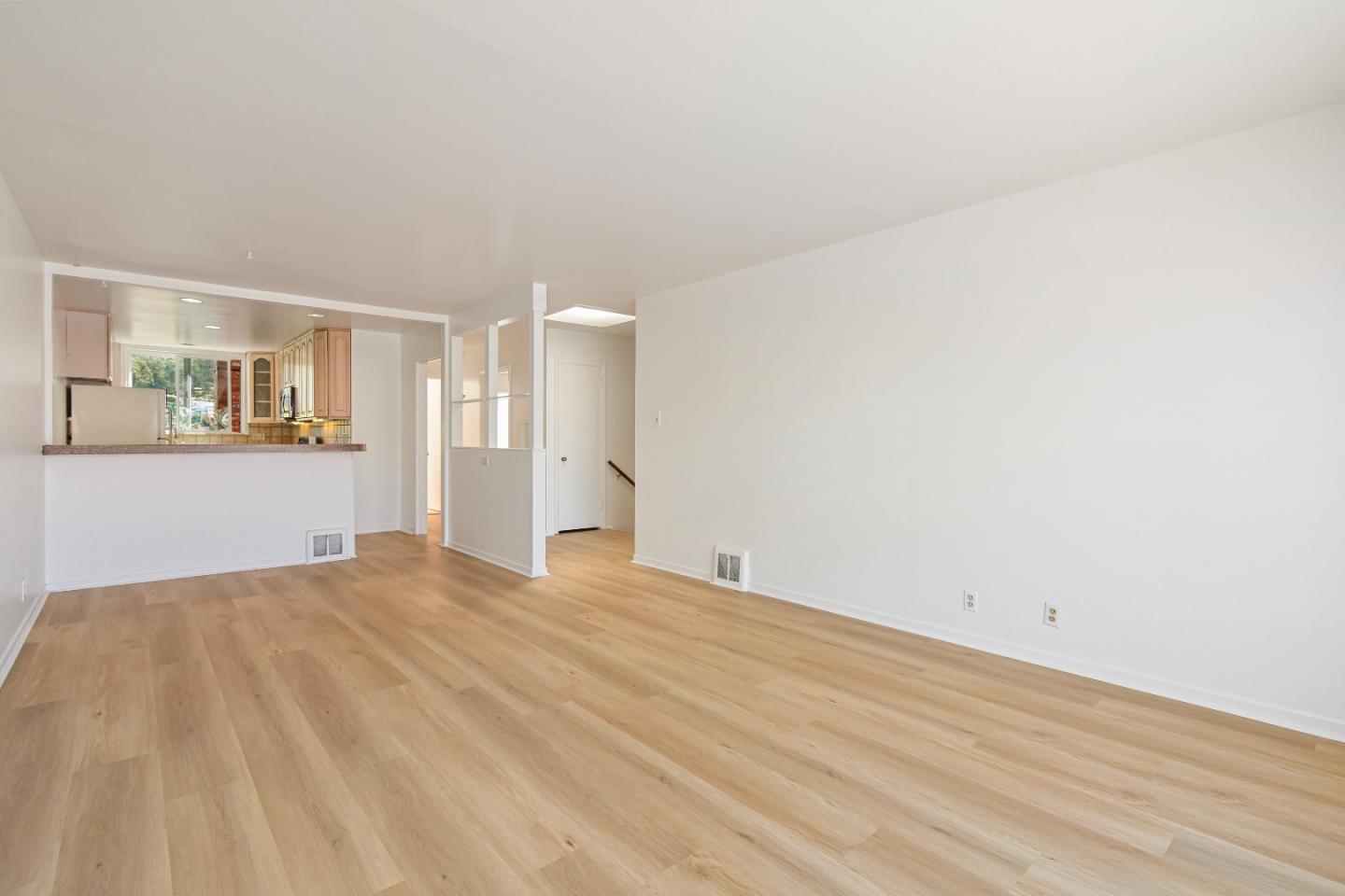 Detail Gallery Image 9 of 63 For 931 Hillside Blvd, Daly City,  CA 94014 - 4 Beds | 1/1 Baths