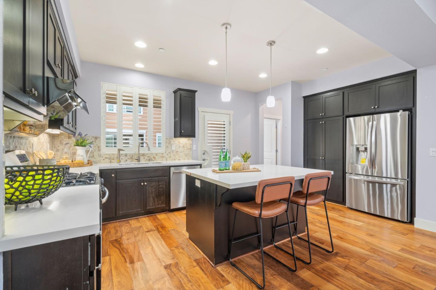Detail Gallery Image 12 of 36 For 2560 Saffron Way, Mountain View,  CA 94043 - 3 Beds | 3/1 Baths
