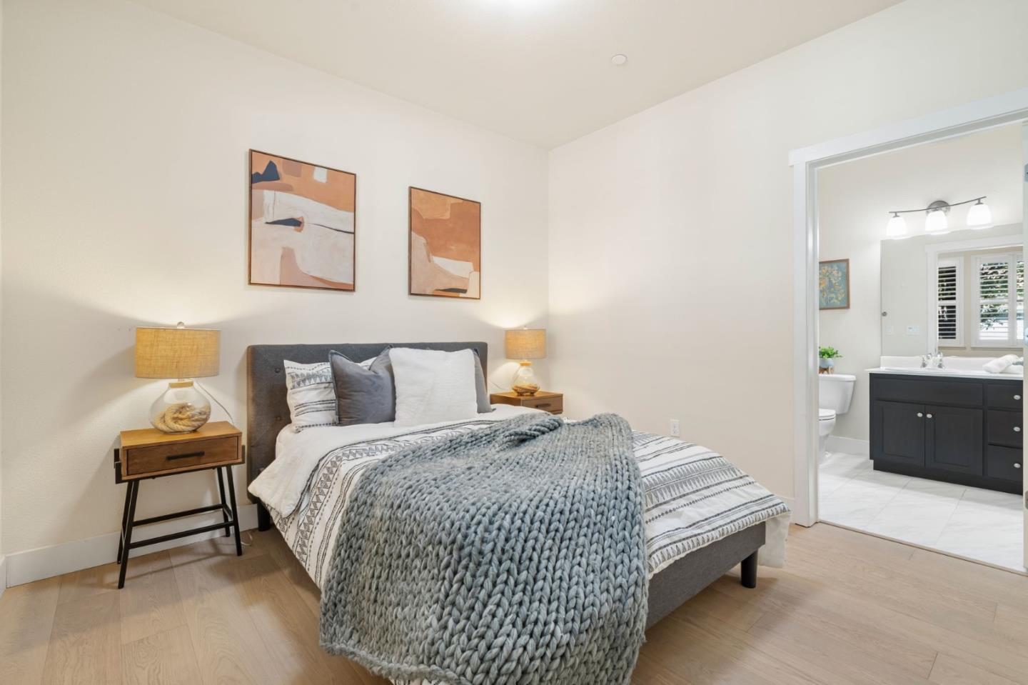 Detail Gallery Image 17 of 36 For 2560 Saffron Way, Mountain View,  CA 94043 - 3 Beds | 3/1 Baths