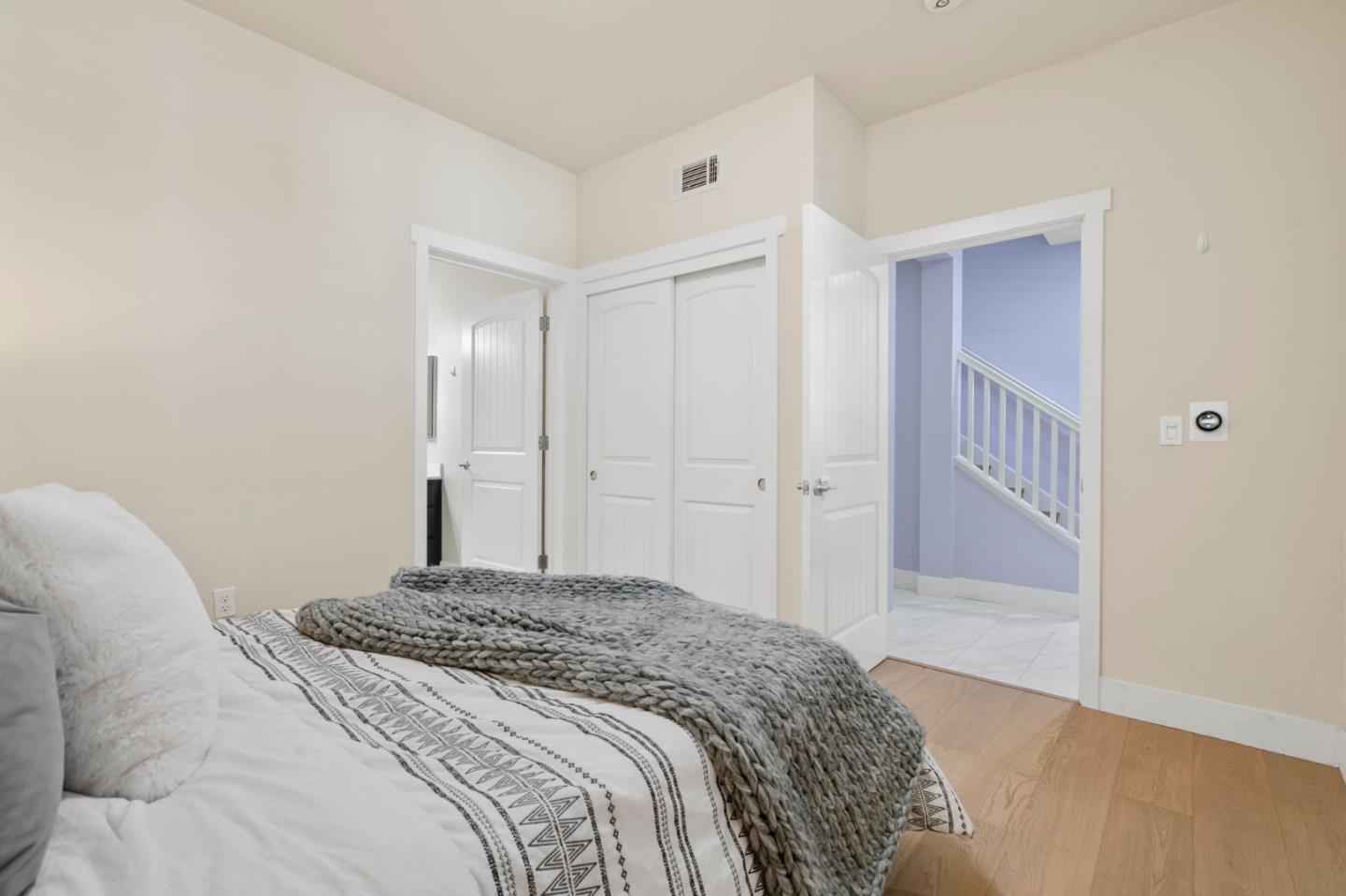 Detail Gallery Image 18 of 36 For 2560 Saffron Way, Mountain View,  CA 94043 - 3 Beds | 3/1 Baths