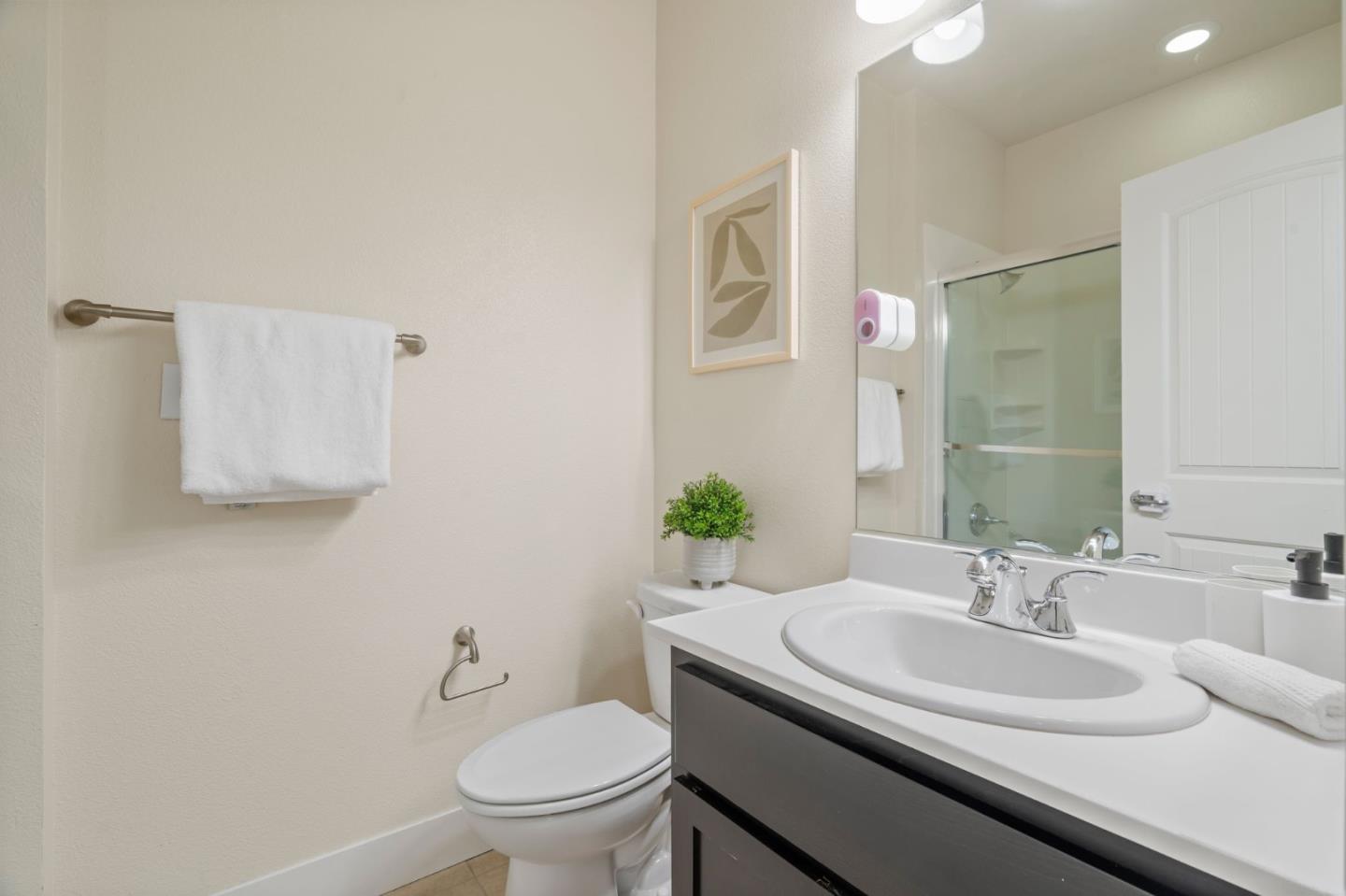 Detail Gallery Image 28 of 36 For 2560 Saffron Way, Mountain View,  CA 94043 - 3 Beds | 3/1 Baths