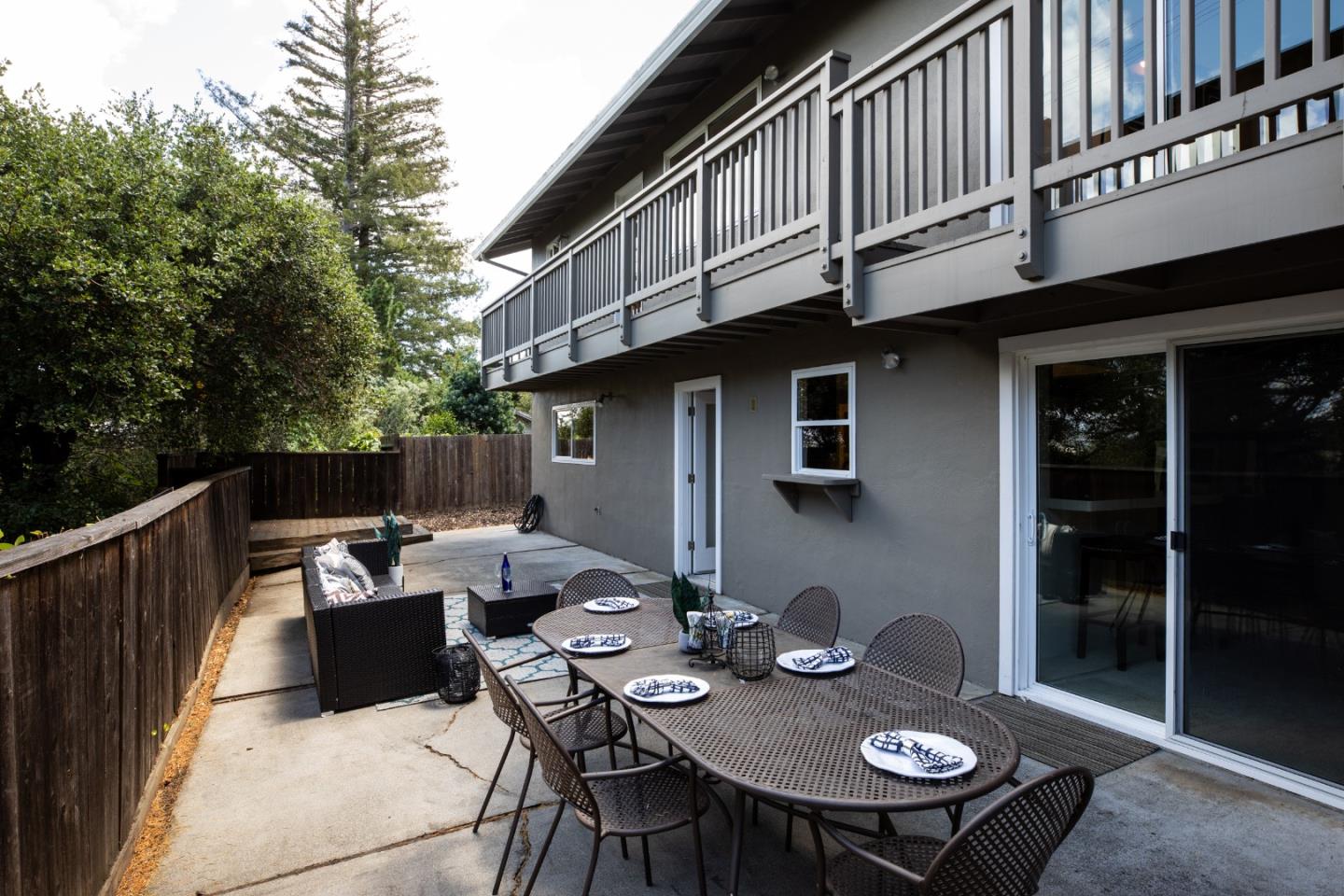 Detail Gallery Image 18 of 22 For 2910 Sherwood Dr, San Carlos,  CA 94070 - 3 Beds | 3 Baths