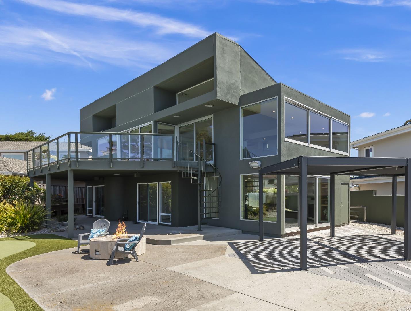 Detail Gallery Image 2 of 69 For 420 Seaview Drive, Aptos,  CA 95003 - 3 Beds | 2/1 Baths